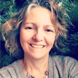 Meet your Posher, Deborah